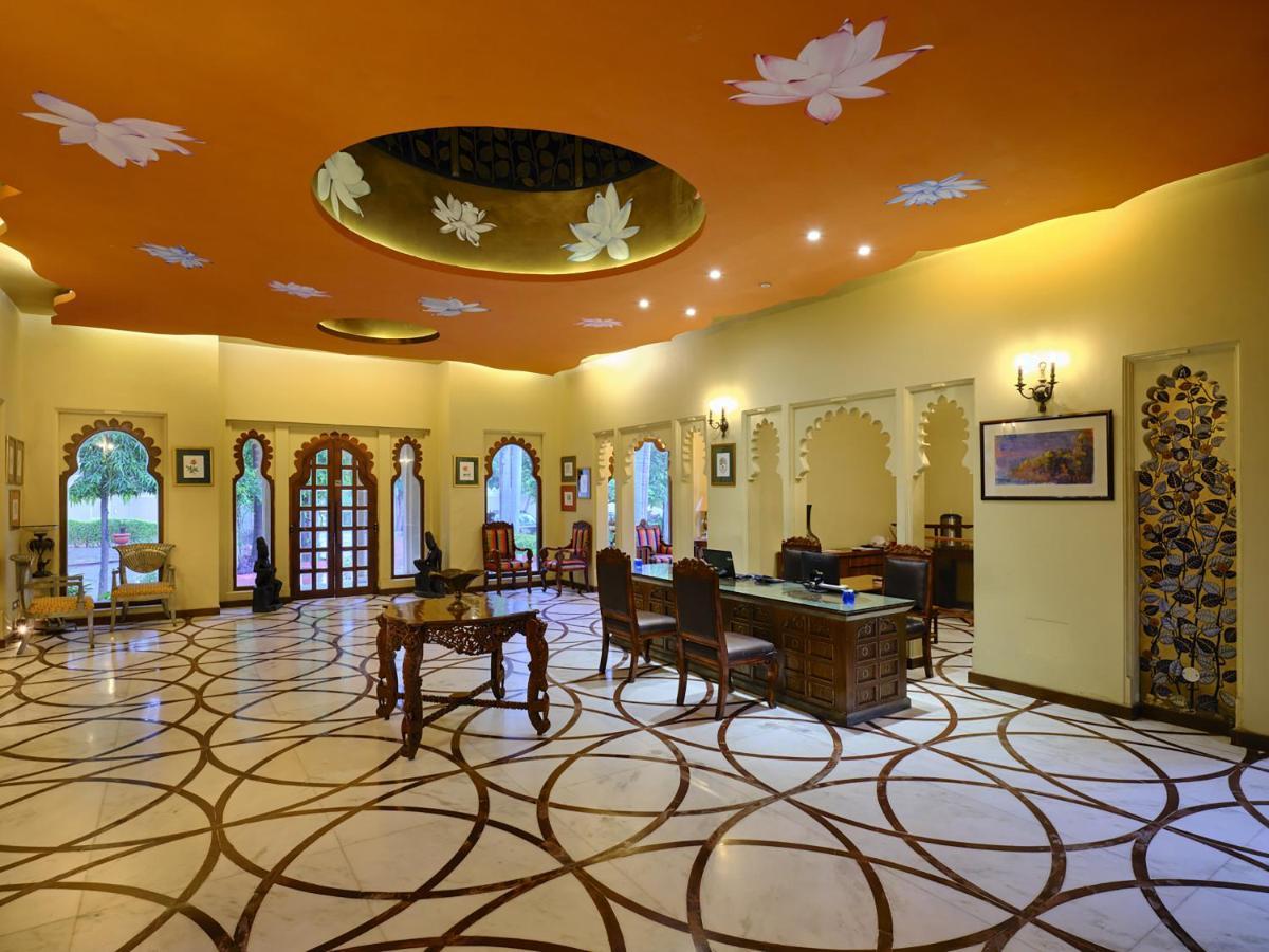ホテル ジャスタ ラジプタナ ウダイプル エクステリア 写真
