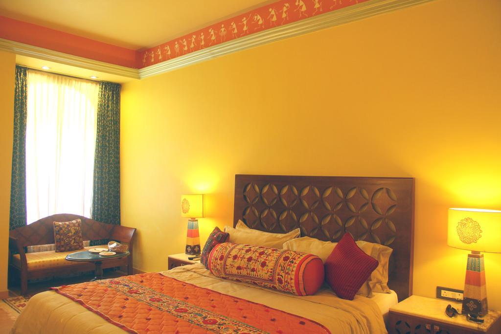 ホテル ジャスタ ラジプタナ ウダイプル エクステリア 写真